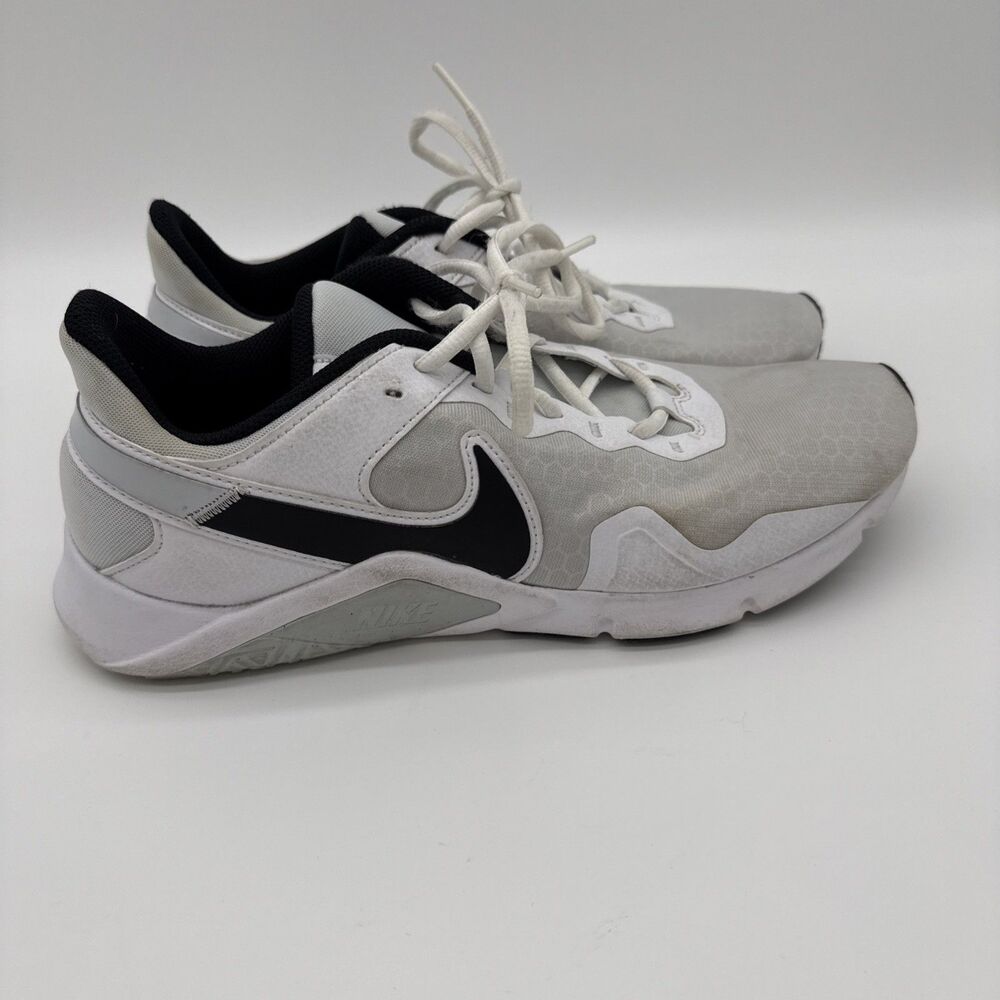 Nike Legend Essential 2 Men's  Size 10 Cross Training Sneakers White Black